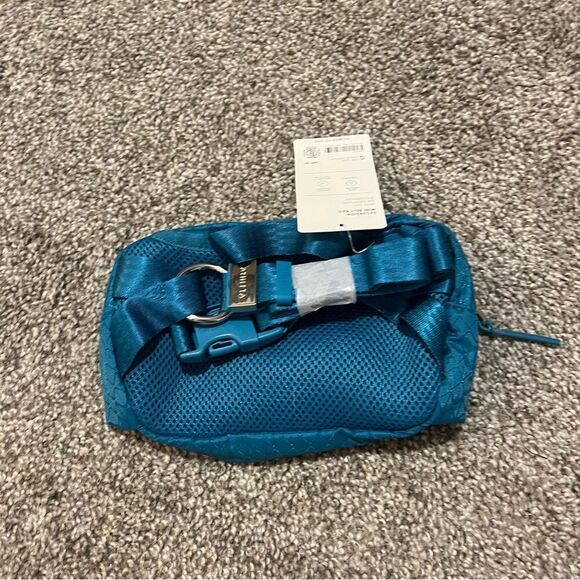 Athleta EXCURSION CROSSBODY BELT BAG - Picture 8 of 11